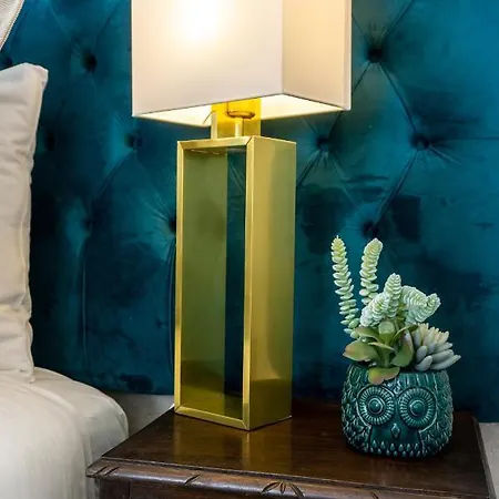 Gaze Out At The In A Retro-chic Getaway Daire *