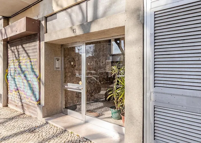 Stylish Apt In Saldanha Central Lisbon Living Lisboa