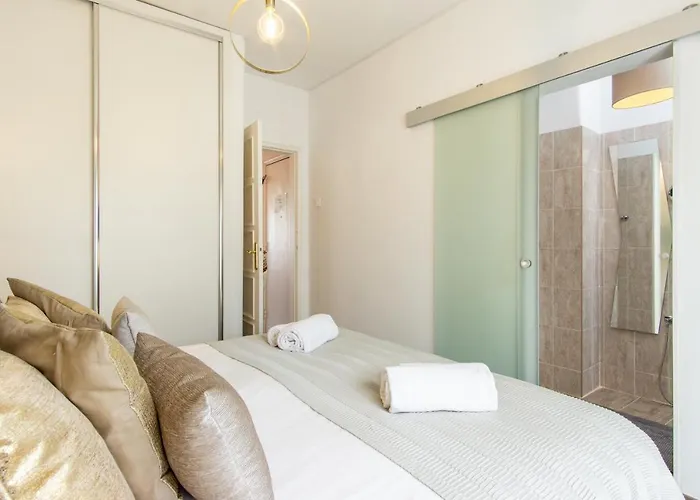 Stylish Apt In Saldanha Central Lisbon Living * Lissabon
